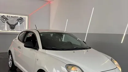 Bianco Usata 2012 Alfa Romeo MiTo Due volumi | 3400 € (Buon prezzo)