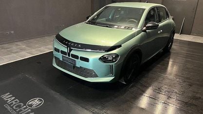 Usata Lancia Ypsilon 101 CV (74 kW) 2024 Verde Utilitaria