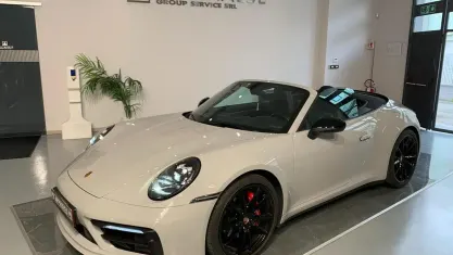 Usata Porsche 911 Carrera Cabriolet 385 CV (283 kW) 2022 Grigio Cabrio