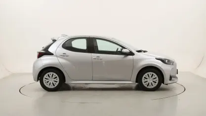 Usata Toyota Yaris Hybrid Business Edition 116 CV (85 kW) 2022 Grigiogrigio Utilitaria