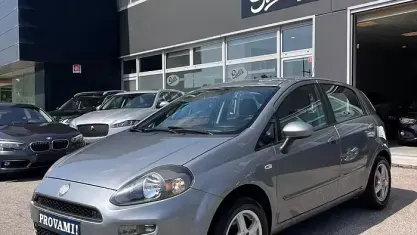 Usata Fiat Punto Lounge 69 CV (50 kW) 2012 Grigio Utilitaria