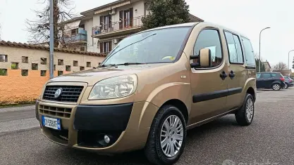 Usata Fiat Doblò 105 CV (77 kW) 2006 Giallo Monovolume