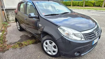 Usata Dacia Sandero 75 CV (55 kW) 2012 Grigio Berlina