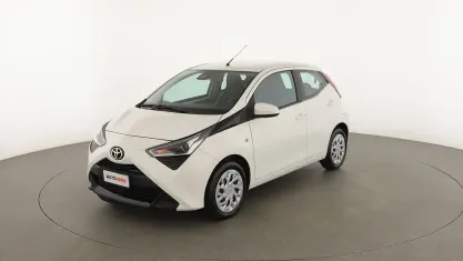 Usata Toyota Aygo Cool 72 CV (52 kW) 2020 Bianco Utilitaria