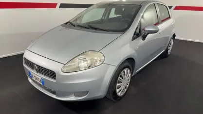 Usata Fiat Grande Punto Emotion 75 CV (55 kW) 2008 Grigio Utilitaria