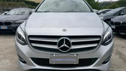 Usata Mercedes B180 Premium 109 CV (80 kW) 2017 Grigio Utilitaria