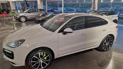 Usata Porsche Cayenne 340 CV (250 kW) 2021 Grigio SUV