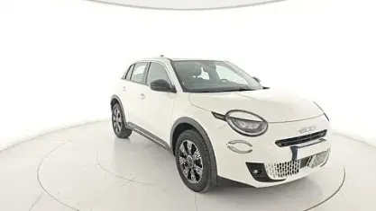 Usata Fiat 600 110 CV (80 kW) 2025 Bianco SUV