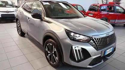 Grigio Usata 2024 Peugeot 2008 GT SUV | 23.500 € (Buon prezzo)