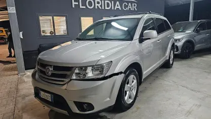 Usata Fiat Freemont 140 CV (102 kW) 2011 Argento SUV