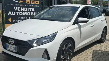Usata Hyundai i20 83 CV (61 kW) 2023 Bianco Utilitaria
