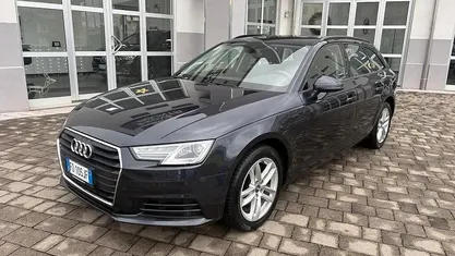 Usata Audi A4 Business 150 CV (110 kW) 2016 Blu Station wagon