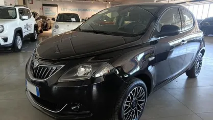 Usata Lancia Ypsilon S 69 CV (50 kW) 2024 Nero Utilitaria