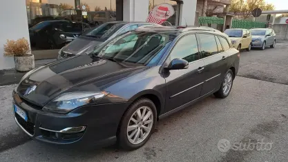 Usata Renault Laguna III Initiale 150 CV (110 kW) 2013 Verde Station wagon