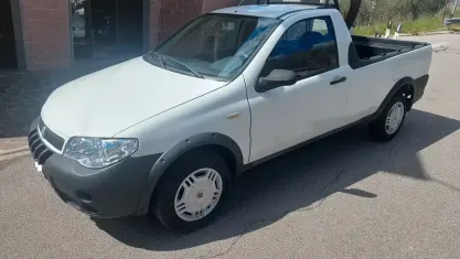 Usata Fiat Strada 85 CV (62 kW) 2007 Bianco Pick-up
