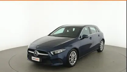 Begagnad Mercedes A180 136 HK (100 kW) 2019 Blå Sedan