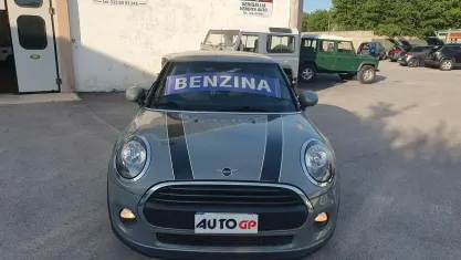 Usata Mini Cooper 102 CV (75 kW) 2018 Grigio Utilitaria