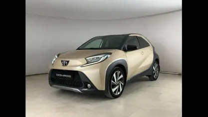 Occasion Toyota Aygo X Lounge 72 ch (52 kW) 2022 Beige SUV