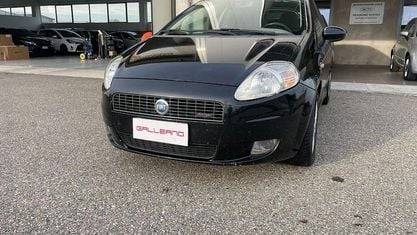 Usata Fiat Grande Punto Emotion 90 CV (66 kW) 2006 Nero Utilitaria