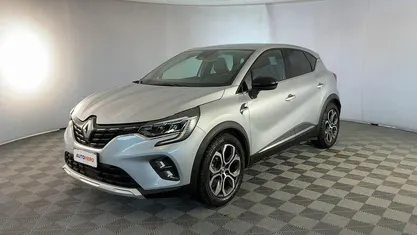 Usata Renault Captur Intens 143 CV (105 kW) 2022 Argento SUV