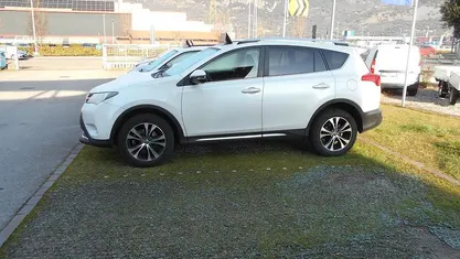Usata Toyota RAV4 124 CV (91 kW) 2015 Bianco SUV