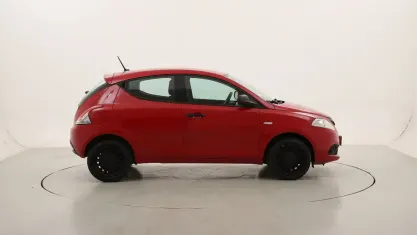 Usata Lancia Ypsilon 69 CV (50 kW) 2020 Rossorosso Utilitaria