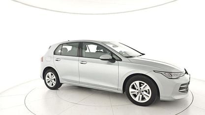 Usata VW Golf VIII Life 116 CV (85 kW) 2025 Argento Utilitaria