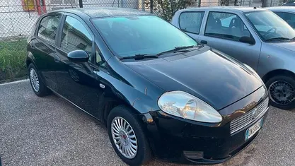 Nero Usata 2008 Fiat Punto Dynamic Tre volumi | 3990 € (Cara)