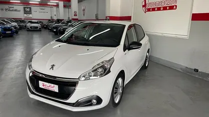 Begagnad Peugeot 208 Allure 82 HK (60 kW) 2017 Vit Halvkombi