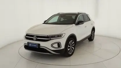 Usata VW T-Roc Style 150 CV (110 kW) 2023 Bianco pastello SUV