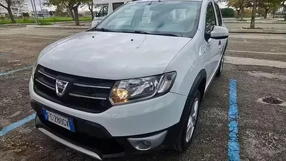 Usata Dacia Sandero Ambiance 90 CV (66 kW) 2016 Bianco Berlina