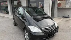 Nero Usata 2011 Mercedes A160 Tre volumi | 3900 € (Buon prezzo)