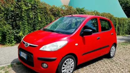 Usata Hyundai i10 Style 65 CV (47 kW) 2009 Rosso Utilitaria