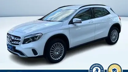 Usado Mercedes GLA180 Business 109 CV (80 kW) 2018 Blanco SUV