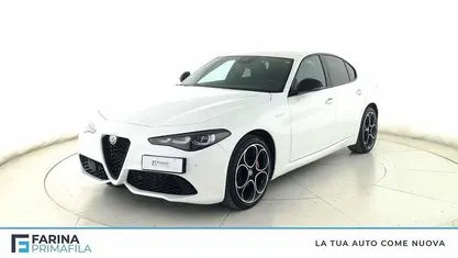 Bianco Nuova 2025 Alfa Romeo Giulia Veloce Tre volumi | 44.900 € (Super prezzo)