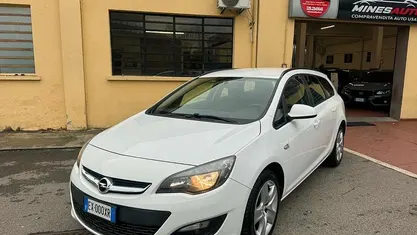 Usata Opel Astra Cosmo 140 CV (102 kW) 2015 Berlina