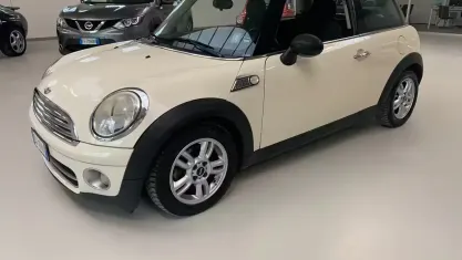 Usata Mini Cooper D 112 CV (82 kW) 2011 Bianco Utilitaria