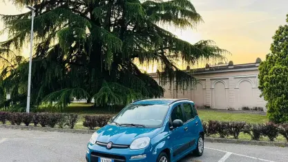 Usata Fiat Panda Lounge 69 CV (50 kW) 2014 Blu Utilitaria