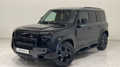 Usata Land Rover Defender SE Dynamic 200 CV (147 kW) 2025 Santorini black SUV