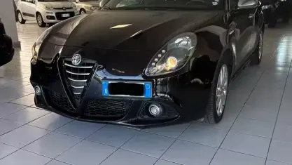 Usata Alfa Romeo Giulietta Exclusive 120 CV (88 kW) 2015 Nero Utilitaria