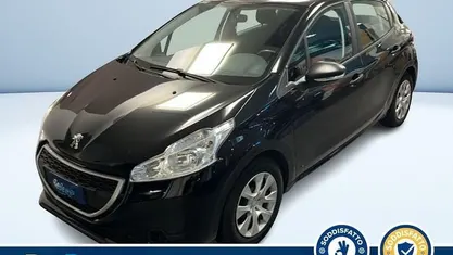Nero pastello Usata 2014 Peugeot 208 Access Due volumi | 8400 € (Molto cara)
