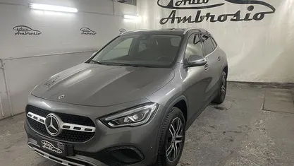Grigio Usata 2023 Mercedes GLA200 SUV | 36.990 € (Buon prezzo)