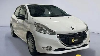 Usata Peugeot 208 Active 82 CV (60 kW) 2013 Bianco Utilitaria