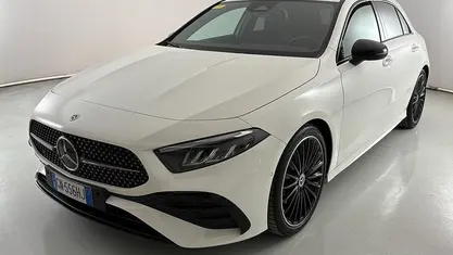 Bianco Usata 2023 Mercedes A200 AMG line Berlina | 32.500 € (Buon prezzo)