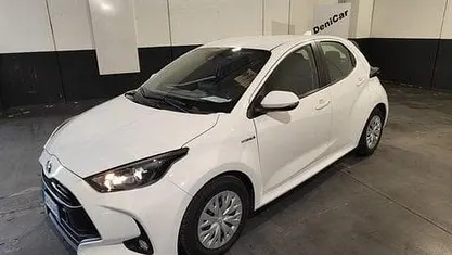 Usata Toyota Yaris Hybrid Business Edition 92 CV (67 kW) 2021 Bianco Furgone