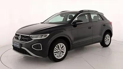 Usata VW T-Roc Life 116 CV (85 kW) 2025 Deep black perlato SUV