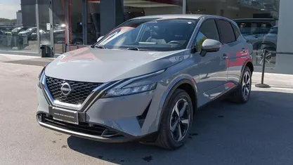 Usata Nissan Qashqai N-Connecta 140 CV (102 kW) 2023 Ceramic grey SUV