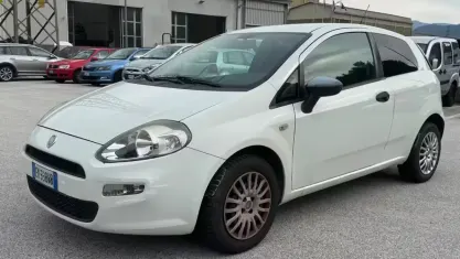 Usata Fiat Punto 75 CV (55 kW) 2012 Bianco Utilitaria