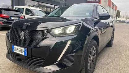 Nero Usata 2021 Peugeot 2008 Active SUV | 14.900 € (Buon prezzo)