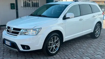 Usata Fiat Freemont Lounge 170 CV (125 kW) 2014 Bianco SUV